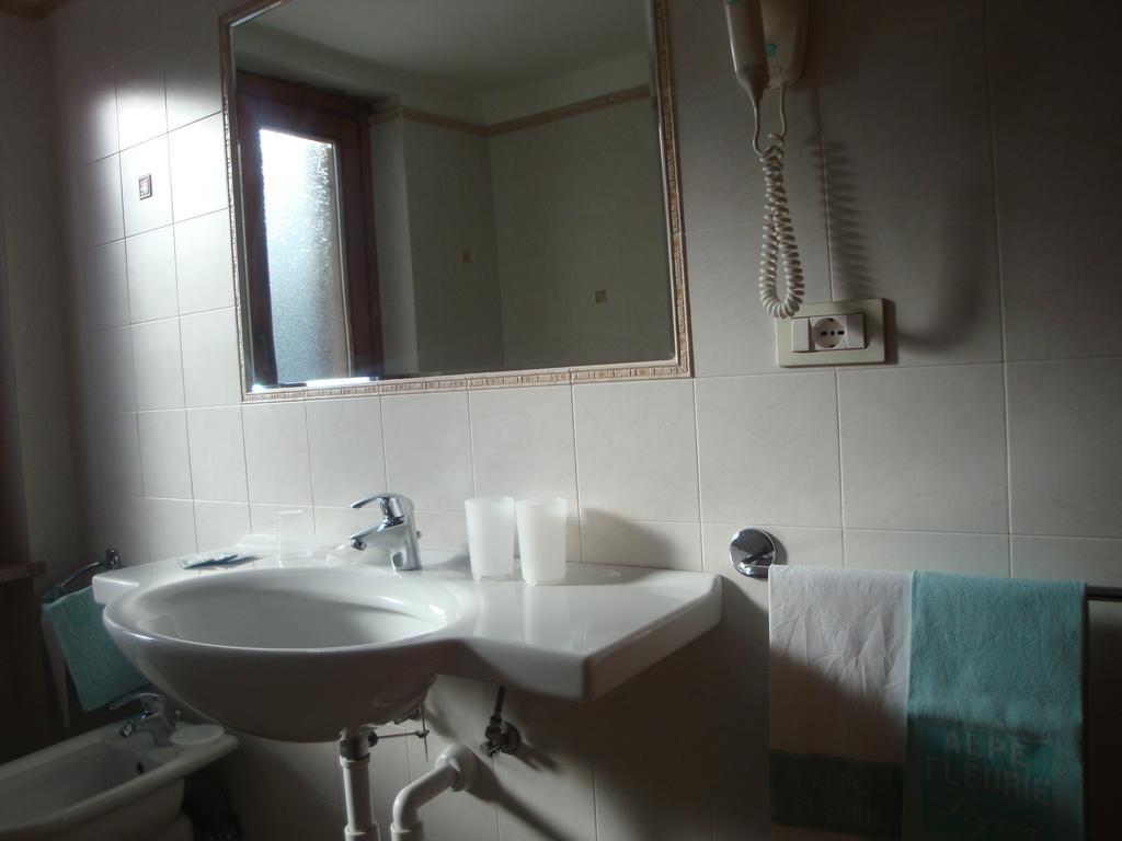 Hotel Alpe Fleurie Champoluc Kültér fotó