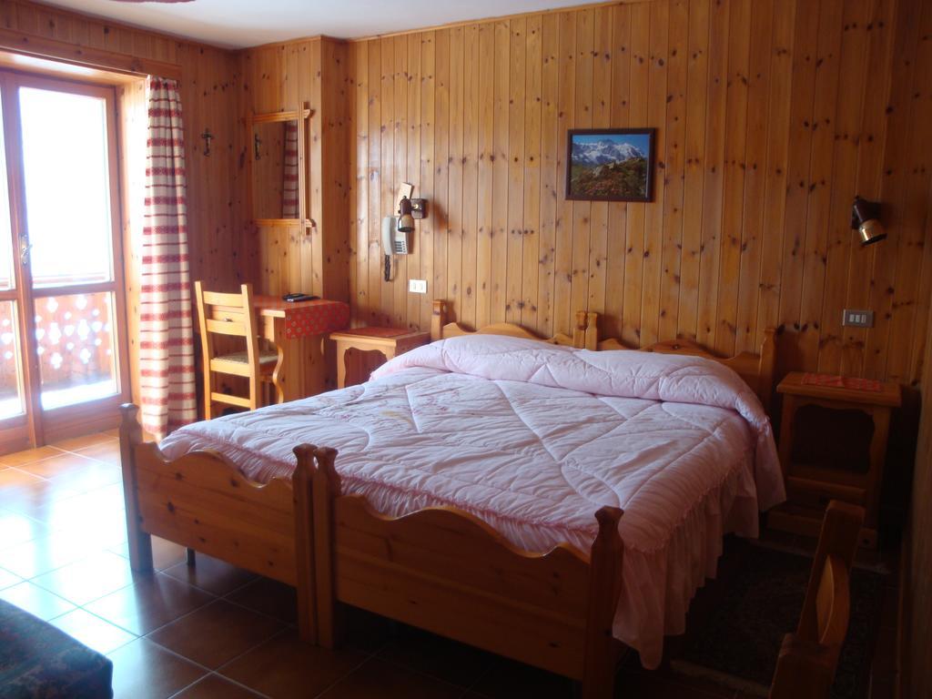 Hotel Alpe Fleurie Champoluc Kültér fotó