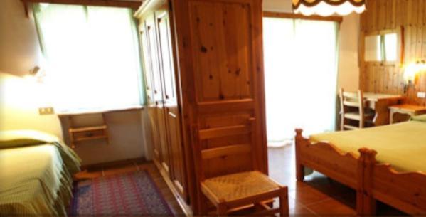 Hotel Alpe Fleurie Champoluc Szoba fotó